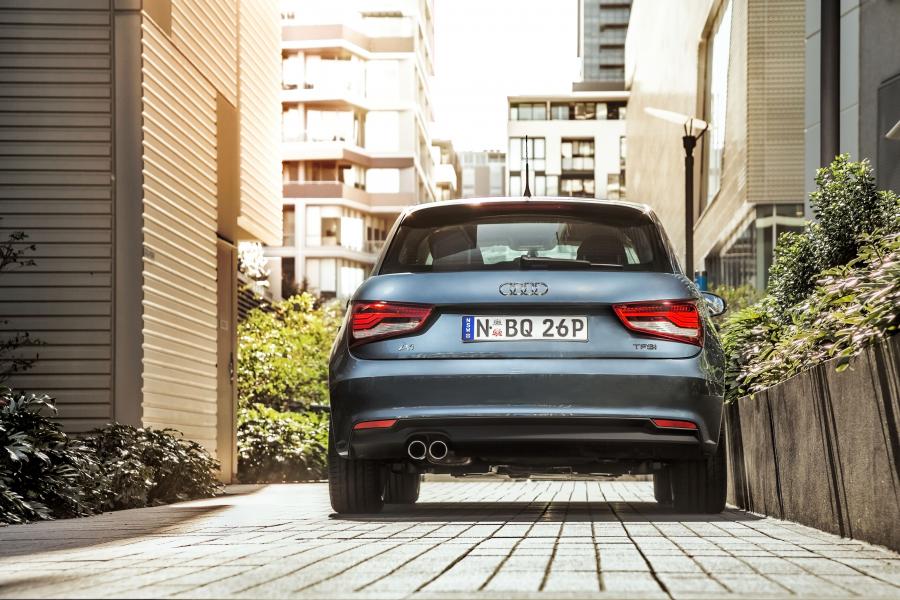  Audi A1 Sportback TFSI (8X) 2015 года  (AU) (фото 8 из 26)